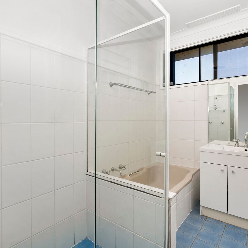 21 Bangalla Street, Belmont North NSW 2280 - House For Rent | Domain - Photo 1