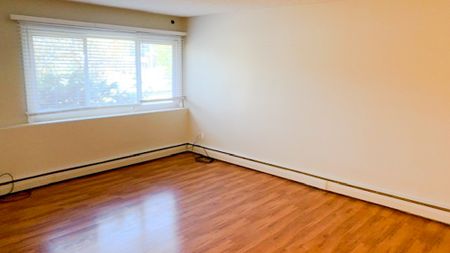 2 Bedroom Condo For Rent In Chinook Park/ All Utilities Included! - Photo 3