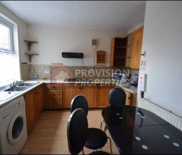 6 Bedroom Student Properties Leeds - Photo 2