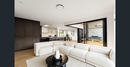 Immaculately Presented Family Home - Photo 3