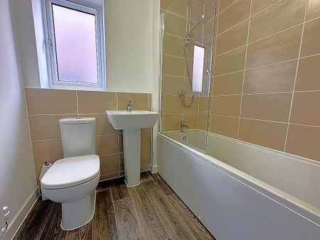 3 bedroom end of terrace house to rent - Photo 3