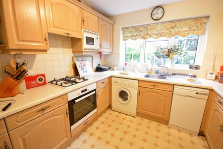 Wishford Court, Ashtead, Surrey, KT21 1RR - Photo 5