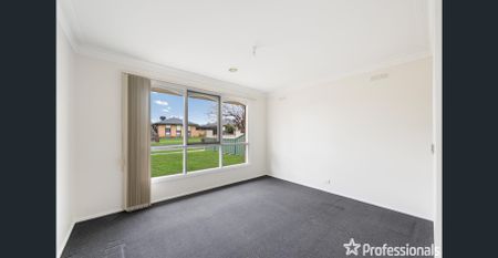 Neat home in a brilliant location - Photo 4