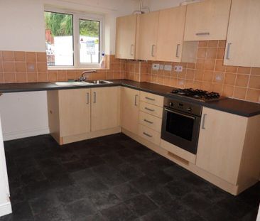 2 bedroom end of terrace house to rent - Photo 4