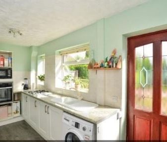 2 Bed Terraced House, Harmston Rise, NG5 - Photo 3