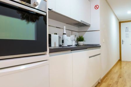 Calle Juan de la Encina, Málaga, Andalusia 29013 - Photo 5