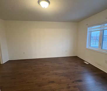 For Lease - 5 Donald Stewart Road, Brampton, Ontario - Photo 2