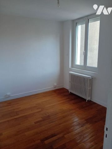 Séjour, salle à manger, cuisine, 3 chambre, salle de bains, chauffage central fuel terrasse, jardin - Photo 5