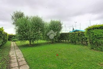 Casa indipendente in affitto