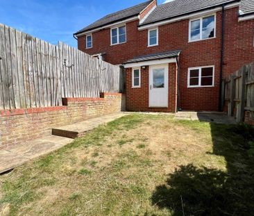 3 bedroom terraced house to rent - Photo 5