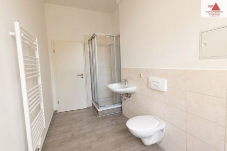 Zentral gelegene Wohnung - modern saniert - Fahrstuhl - PKW-Stellplatz -Annaberg-Buchholz! - Photo 3