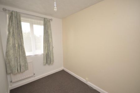 2 bedroom semi-detached house to rent - Photo 2