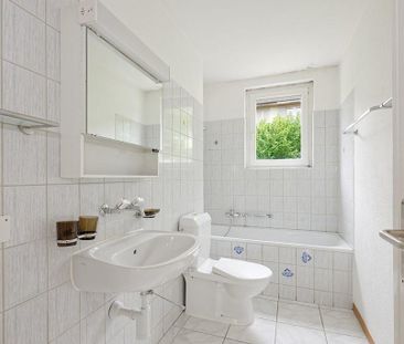 Teilsanierte 1-Zimmer Dachwohnung mit Charme - Photo 3