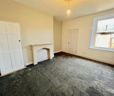3 bedroom flat to rent - Photo 5