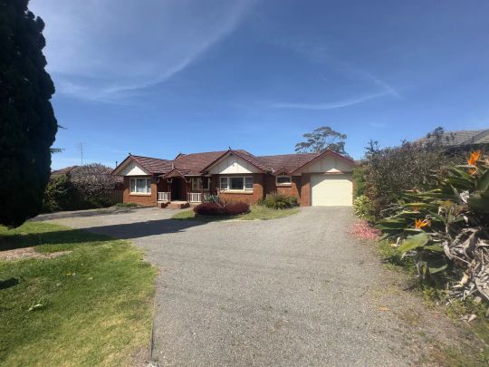 “Charming Family Home in Quiet Cul-de-sac with Pool” - Photo 1