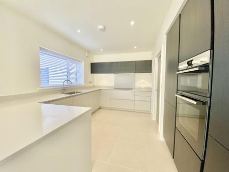 3 bedroom detached house to rent - Photo 4