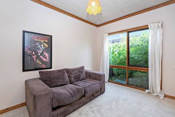 Comfort, Warmth & Convenience in Frankston - Photo 1