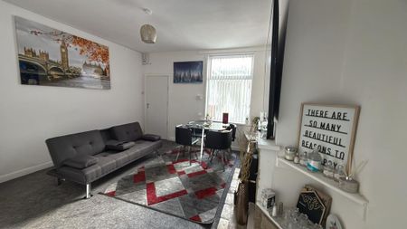 3 bedroom terraced house to rent - Photo 3