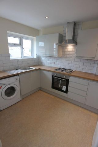 2 bedroom maisonette to rent - Photo 3