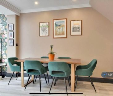 4 bedroom terraced house to rent - Photo 3