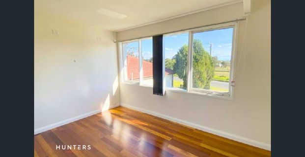 Large Four Bedroom Family Home - Photo 1