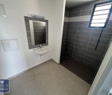 Location Appartement 2 pièces 55m² LE TAMPON 97430 - Photo 4