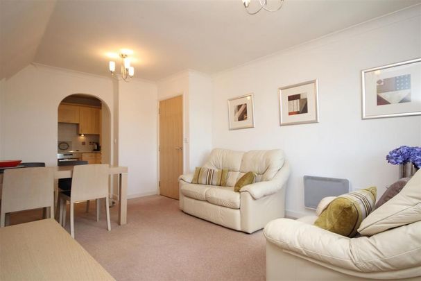 2 bedroom flat to rent - Photo 1
