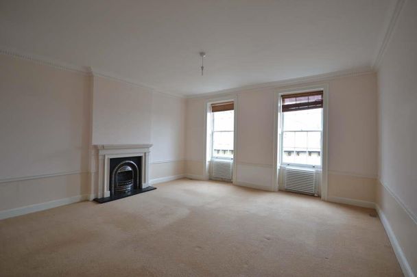 Worple Road, Epsom, Surrey, KT18 5EW - Photo 1