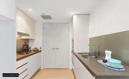 MGM MARTIN - AIR CONDITIONED TWO BEDROOM APARTMENT - Photo 3