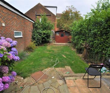 3 bedroom semi-detached house to rent - Photo 6