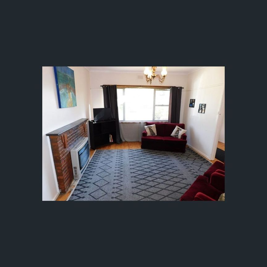 FURNISHED 3 BEDROOM HOME - Photo 1