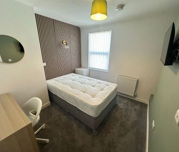2 bedroom terraced house to rent - Photo 5