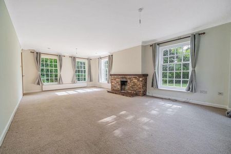 5 bedroom detached house to rent - Photo 3