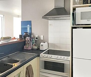 Sunny Central furnished partment with awesome view - Photo 6