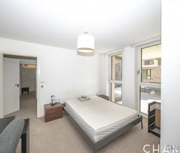 3 bedroom flat to rent - Photo 6