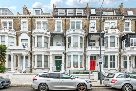 Sinclair Road, Shepherds Bush, W14 flat to rent - Photo 4