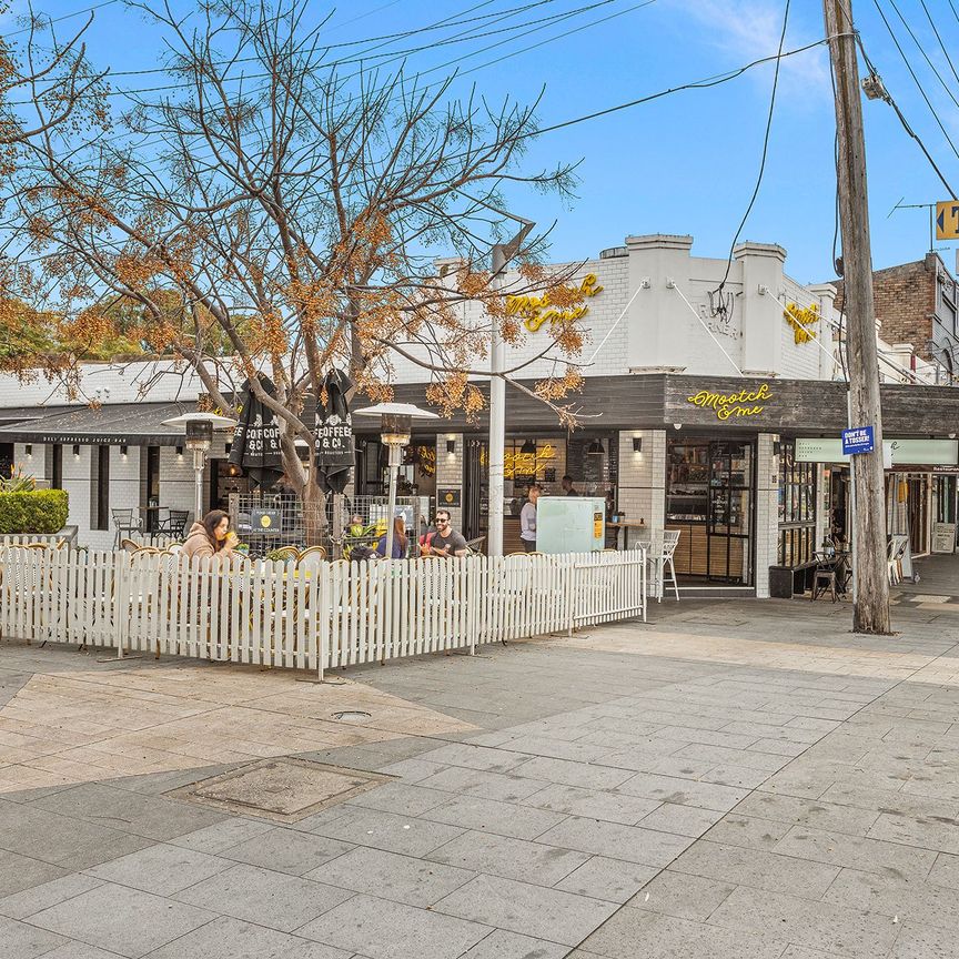 Beachfront Apartment in Prime Brighton-Le-Sands Location - Photo 1