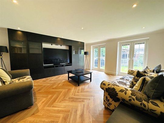 4 bedroom detached house to rent - Photo 1