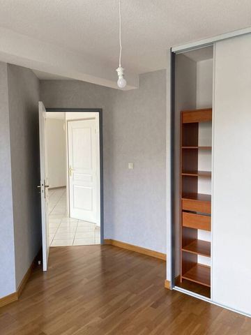 Location appartement Rives 38140 45.84 m² - Photo 2