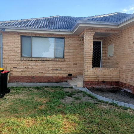 Cheltenham - Photo 3