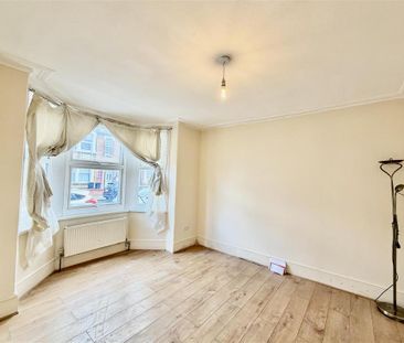 4 bedroom terraced house to rent - Photo 2