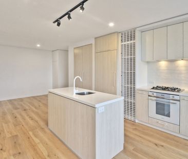 Generously Sized & Ultra Modern Apartment. - Photo 5