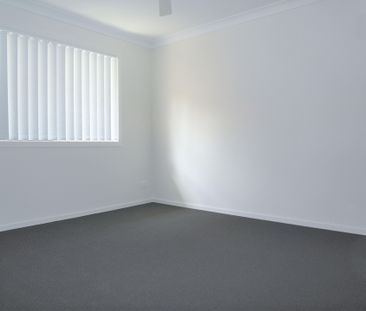 2/166 Handley Street, Darling Heights - Photo 4