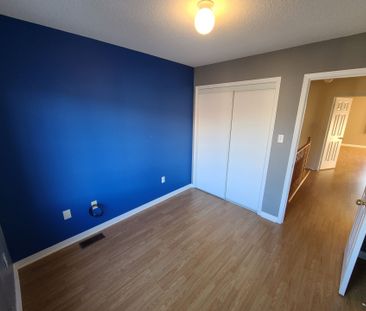 For Lease - 228 Coleridge Drive, Newmarket, Ontario - Photo 3