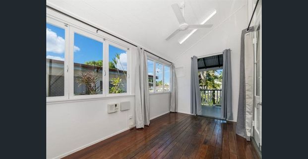 Comfortable Living in a Convenient Location + Study! - Photo 1