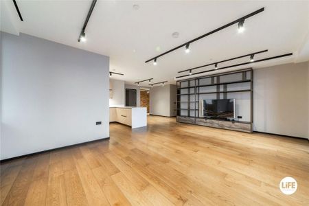 3 bedroom flat to rent - Photo 3