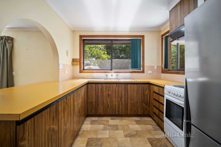 60 S E C Road, Warrenheip - Photo 2