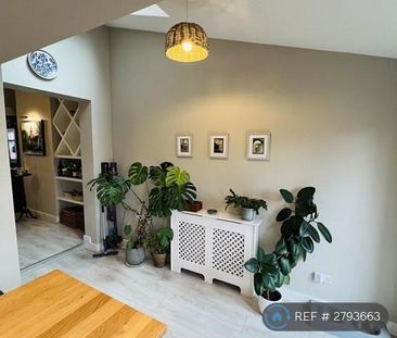 4 bedroom terraced house to rent - Photo 6