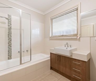 4/10 Kelsby Street, Reservoir VIC 3073 - Villa For Rent | Domain - Photo 6