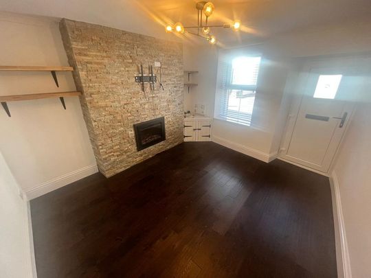 2 bedroom end of terrace house to rent - Photo 1